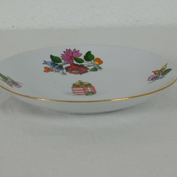 Kalocsa Hungary Hand Painted Coat of Arms Porcelain Decorated Wall Plate 6" FLAW - Picture 9 of 11